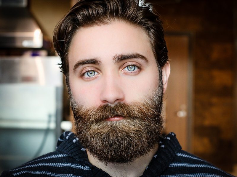 Pourquoi et comment choisir une cire à moustache ?
